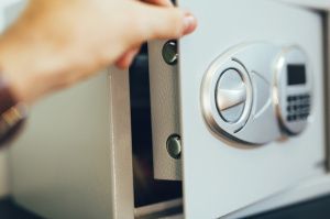 Металлические шкафы настенные